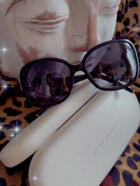 Marc Jacobs Black Oversized Women's Sunglasses